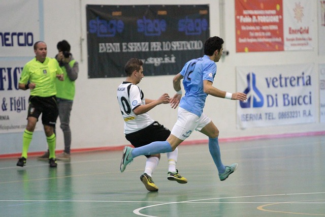 手強勢進攻 手強勢進攻