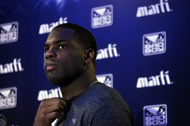 一次衝撞引 一次衝撞引